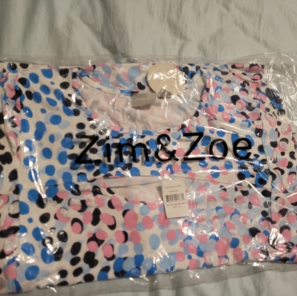 NWT, Size 14, Zim & Zoe by City Chic foil print top - Picture 4 of 6